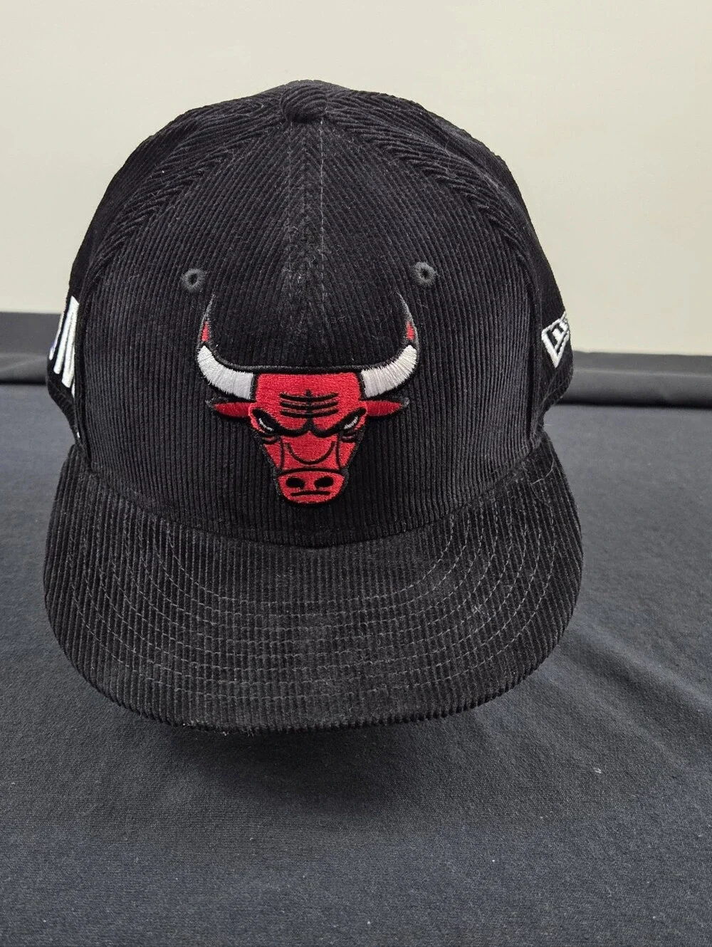 New Era NBA Chicago Bulls Fitted Hat 7 3/4 Black Corduroy